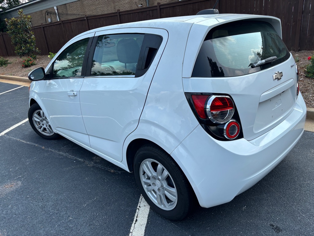 2016 Chevrolet Sonic LT - Photo 6