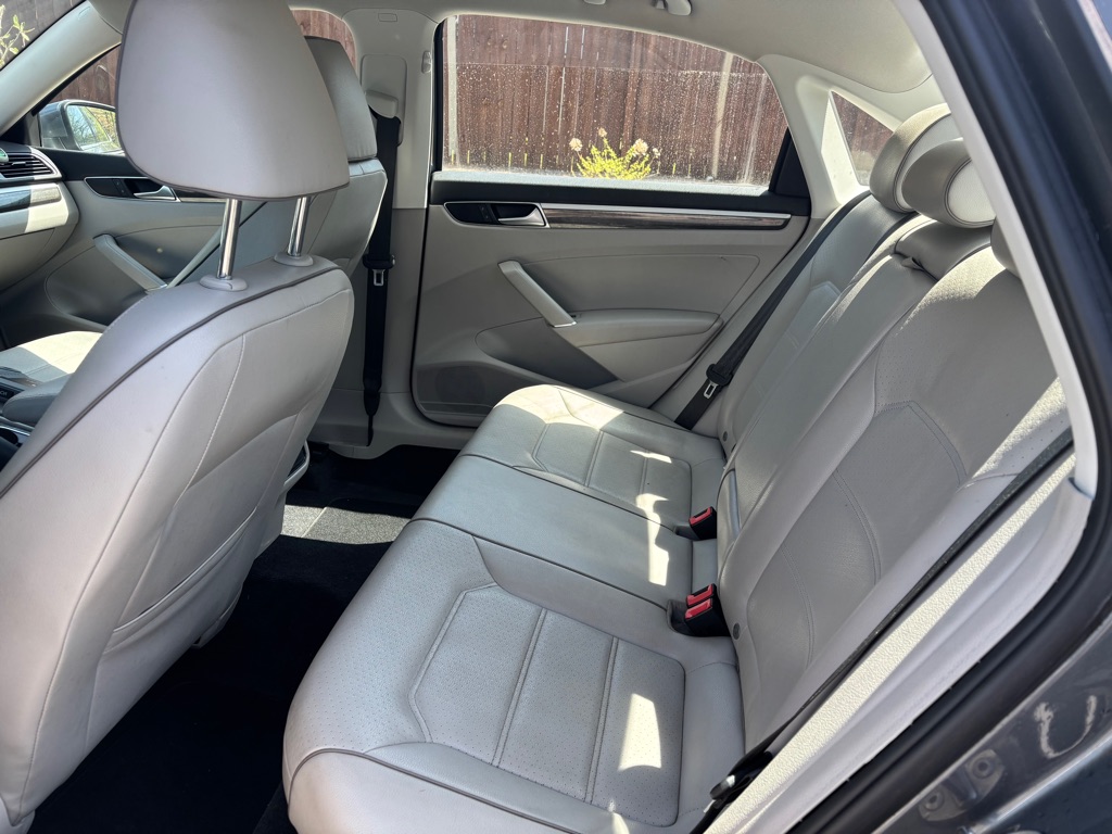 2016 Volkswagen Passat SE - Photo 9
